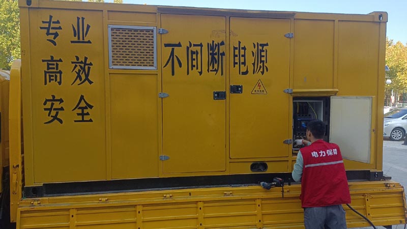 漳平柴油发电机组和UPS电源配合使用时，如何避免切换过程中的电力中断？